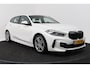 BMW 1-Serie 118i High Executive (TREKHAAK, CAMERA, SFEERVERLICHTING, DEALER ONDERHOUDEN)
