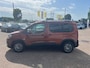 Peugeot Rifter 1.2 130PK Allure | Automaat | Navigatie | Camera achter | Sensoren voor en achter | DAB | Eerste eigenaar |
