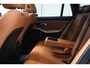 BMW 3-Serie Touring 318i High Executive / Trekhaak / Pano / M-pakket