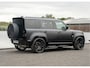 Land Rover Defender 110 P300e X-Dynamic HSE | Satin PPF Stealth | Alle Opties | 24" Vossen | Meridian Surround | Head-Up | Standkachel | 3-Zone Airco |