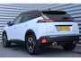 Peugeot 2008 1.2 HYBRID 136PK GT PACK AUTOMAAT / NAVI / LEDER / CLIMA / LED / PDC / 17" LMV / KEYLESS / 360° CAMERA / ADAPT. CRUISECONTROL / 1E EIGENAAR / NIEUWSTAAT !!