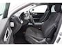 Volvo V60 2.0 B3 Momentum Business Automaat - Carplay, Camera, Digital Cockpit