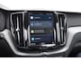 Volvo XC60 T6 350PK Automaat Plug-in hybrid AWD Plus Bright Panoramisch schuif-kanteldak / Google infotainment / Lederen bekleding / Parkeersensoren voor en achter met parkeercamera / Road Sign information / Cruise Control