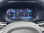 Volvo V60 T8 Recharge Ultra Dark | 19" | Trekhaak | Getint Glas | Panoramadak | Head-Up | Harman Kardon | Elektr. verst. Stoelen | Parkeercamera | Stoel/Stuur/Achterbankverwarming | Adaptieve Cruise | BLIS | Keyless