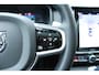 Volvo V90 T8 Automaat Plug-in hybrid AWD Ultra Dark | Premium Audio by Bowers en Wilkins| Luchtvering | Voorstoelen met massage functie| Interieur Voorverwarming| Gelaagde Zijruiten| Semi electrische Trekhaak| 20 Inch Lichtmetalen velgen.
