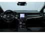 Volvo V90 T8 Automaat Plug-in hybrid AWD Ultra Dark | Premium Audio by Bowers en Wilkins| Luchtvering | Voorstoelen met massage functie| Interieur Voorverwarming| Gelaagde Zijruiten| Semi electrische Trekhaak| 20 Inch Lichtmetalen velgen.