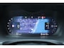 Volvo V90 T8 Automaat Plug-in hybrid AWD Ultra Dark | Premium Audio by Bowers en Wilkins| Luchtvering | Voorstoelen met massage functie| Interieur Voorverwarming| Gelaagde Zijruiten| Semi electrische Trekhaak| 20 Inch Lichtmetalen velgen.
