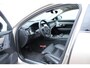 Volvo V90 T8 Automaat Plug-in hybrid AWD Ultra Dark | Premium Audio by Bowers en Wilkins| Luchtvering | Voorstoelen met massage functie| Interieur Voorverwarming| Gelaagde Zijruiten| Semi electrische Trekhaak| 20 Inch Lichtmetalen velgen.