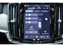 Volvo V90 T8 Automaat Plug-in hybrid AWD Ultra Dark | Premium Audio by Bowers en Wilkins| Luchtvering | Voorstoelen met massage functie| Interieur Voorverwarming| Gelaagde Zijruiten| Semi electrische Trekhaak| 20 Inch Lichtmetalen velgen.