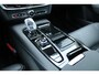 Volvo V90 T8 Automaat Plug-in hybrid AWD Ultra Dark | Premium Audio by Bowers en Wilkins| Luchtvering | Voorstoelen met massage functie| Interieur Voorverwarming| Gelaagde Zijruiten| Semi electrische Trekhaak| 20 Inch Lichtmetalen velgen.