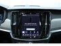 Volvo V90 T8 Automaat Plug-in hybrid AWD Ultra Dark | Premium Audio by Bowers en Wilkins| Luchtvering | Voorstoelen met massage functie| Interieur Voorverwarming| Gelaagde Zijruiten| Semi electrische Trekhaak| 20 Inch Lichtmetalen velgen.