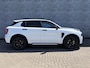 Lynk & Co 01 Plug-in Hybrid 1.5 Core Black Edition | Elegante en stoere SUV met 1.800 kg trekvermogen | Nieuw model | LM velgen 19 inch | Adaptive Cruise Control | Premium Audio Systeem | Apple Carplay/Android Auto | Stoelverwarming | Achteruitrijcamera | Keyless Entry