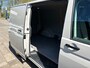 Volkswagen Transporter 2.0 TDI L2H1 150PK!|DSG Automaat|cruise control|airco|achteruitrijcamera|apple carplay|drie zitplaatsen