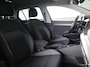 Volkswagen Golf 1.0 eTSI Life Active 110PK DSG | Navigatie | achteruitrijcamera | LED plus | 17" LM velgen |