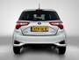 Toyota Yaris 1.5 Hybrid Y20 Limited | Achteruitrijcamera | Metaallak | Lichtmetalen Velgen | Automatisch Dimmende Binnenspiegel |