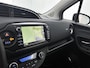 Toyota Yaris 1.5 Hybrid Y20 Limited | Achteruitrijcamera | Metaallak | Lichtmetalen Velgen | Automatisch Dimmende Binnenspiegel |