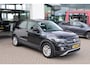 Volkswagen T-Cross 1.0 TSI Life 95PK / 70kW, NL auto 2e eigenaar, trekhaak, 16" LMV, dodehoekdetectie (side assist), navigatie, lendesteunen, adaptieve cruise control (acc), lane assist, airco, elektrisch verstel- en verwarmbare buitenspiegels, multifunctioneel lederen stuurwiel, DAB+, variabele laadvloer etc.