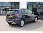 Volkswagen T-Cross 1.0 TSI Life 95PK / 70kW, NL auto 2e eigenaar, trekhaak, 16" LMV, dodehoekdetectie (side assist), navigatie, lendesteunen, adaptieve cruise control (acc), lane assist, airco, elektrisch verstel- en verwarmbare buitenspiegels, multifunctioneel lederen stuurwiel, DAB+, variabele laadvloer etc.