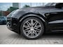 Porsche Cayenne 3.0 E-Hybrid | SportDesign Pakket | Black Edition | Adaptieve Luchtvering PASM | 22-inch RS Spyder  | Sport Chrono Pakket | Panoramadak | Bijrijdersdisplay | Bose Surround Sound System | Adaptive Cruise Controle | Soft-Close portieren | 360° Surround View | 21 inch RS Spyder Design velgen |