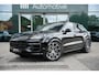 Porsche Cayenne 3.0 E-Hybrid | SportDesign Pakket | Black Edition | Adaptieve Luchtvering PASM | 22-inch RS Spyder  | Sport Chrono Pakket | Panoramadak | Bijrijdersdisplay | Bose Surround Sound System | Adaptive Cruise Controle | Soft-Close portieren | 360° Surround View | 21 inch RS Spyder Design velgen |