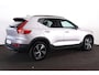 Volvo XC40 B3 Plus Dark - IntelliSafe Assist & Surround - 360º Camera - Harman Kardon audio - Adaptieve LED koplampen - Verwarmde voorstoelen & stuur - Parkeersensoren voor & achter - Elektr. bedienb. voorstoelen met geheugen links - Draadloze tel. lader - Standkachel - Extra getint glas - 18' LMV
