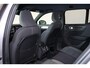Volvo XC40 B3 Plus Dark - IntelliSafe Assist & Surround - 360º Camera - Harman Kardon audio - Adaptieve LED koplampen - Verwarmde voorstoelen & stuur - Parkeersensoren voor & achter - Elektr. bedienb. voorstoelen met geheugen links - Draadloze tel. lader - Standkachel - Extra getint glas - 18' LMV