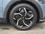 Hyundai Ioniq 5 Connect 77.4 kWh / SOH 100% / Fabrieksgarantie tot 11-2028 / Warmtepomp / All season banden / CCS snelladen / WLTP bereik 507 km bereik stad 701 km / Trekgewicht 1600 kg / Stuur- & Stoelverwarming / Achteruitrijcamera / Adaptief cruise control /
