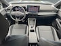 Volkswagen T-Roc 1.5 eTSI 150pk DSG R-Line First Edition | Trekhaak, wegklapbaar | Elektrische achterklep | Black Style
