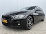 BMW 3-Serie Touring 330i xDrive High Executive 8AT AUTOMAAT / 252PK / AWD / Navigatie / Parkeersensoren Voor & Achter / Elektrische achterklep / Stoelverwarming voor / LMV / Historie aanwezig / 1ste Eigenaar 5 jaar in NL / 1800KG Trekgewicht / BMW Led lampen /