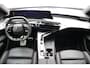 Peugeot e-5008 GT 73 kWh Navigatie | Apple Carplay/Android Auto | Stoel-, achterbank en stuurverwarming | 360° Camera | Adaptive Cruise | Elektr. achterklep | Trekhaak | Leder