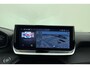 Peugeot 2008 1.2 Hybrid 136 Allure | Achteruitrijcamera | Cruise control | keyless entry | Navigatie | Extra getint |