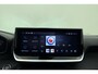 Peugeot 2008 1.2 Hybrid 136 Allure | Achteruitrijcamera | Cruise control | keyless entry | Navigatie | Extra getint |