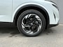 Nissan Qashqai 1.3 MHEV Xtronic N-Connecta / Fabrieksgarantie t/m 04-2028 / Panoramadak / Stoel & Stuurverwarming / Voorruit Verwarming / Adaptief Cruise Control / Apple Carplay & Android Auto / Elektrische Achterklep / Dode Hoek Detectie /