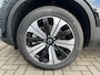 Volvo XC40 Recharge Plus 70 kWh | Google | Adaptieve Cruise Control | Stoel-/Stuurverwarming | Uitschuifbare Beensteunen | Dodehoek Detectie | Parkeercamera | Warmtepomp | Elek. Achterklep | All Season Banden