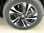 Peugeot e-2008 SUV EV Allure Pack 50 kWh 136pk | Lage kilometerstand! | Navigatie via Apple CarPlay / Android Auto | Achteruitrijcamera | 3D Cockpit | Climate Control | Cruise Control | Parkeersensoren | Keyless start | Bluetooth | DAB+ radio | Elektrisch inklapbare spiegels | Donker getint glas | 17" lichtmetalen velgen |