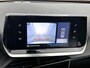 Peugeot e-2008 SUV EV Allure Pack 50 kWh 136pk | Lage kilometerstand! | Navigatie via Apple CarPlay / Android Auto | Achteruitrijcamera | 3D Cockpit | Climate Control | Cruise Control | Parkeersensoren | Keyless start | Bluetooth | DAB+ radio | Elektrisch inklapbare spiegels | Donker getint glas | 17" lichtmetalen velgen |