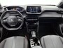 Peugeot e-2008 SUV EV Allure Pack 50 kWh 136pk | Lage kilometerstand! | Navigatie via Apple CarPlay / Android Auto | Achteruitrijcamera | 3D Cockpit | Climate Control | Cruise Control | Parkeersensoren | Keyless start | Bluetooth | DAB+ radio | Elektrisch inklapbare spiegels | Donker getint glas | 17" lichtmetalen velgen |