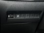 Peugeot e-2008 SUV EV Allure Pack 50 kWh 136pk | Lage kilometerstand! | Navigatie via Apple CarPlay / Android Auto | Achteruitrijcamera | 3D Cockpit | Climate Control | Cruise Control | Parkeersensoren | Keyless start | Bluetooth | DAB+ radio | Elektrisch inklapbare spiegels | Donker getint glas | 17" lichtmetalen velgen |