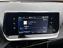 Peugeot e-2008 SUV EV Allure Pack 50 kWh 136pk | Lage kilometerstand! | Navigatie via Apple CarPlay / Android Auto | Achteruitrijcamera | 3D Cockpit | Climate Control | Cruise Control | Parkeersensoren | Keyless start | Bluetooth | DAB+ radio | Elektrisch inklapbare spiegels | Donker getint glas | 17" lichtmetalen velgen |