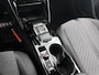 Peugeot e-2008 SUV EV Allure Avantage 54 kWh 156pk | 406km WLTP Actieradius | Navigatie | Rondomzichtcamera | Climate Control | Adaptieve Cruise Control | Parkeersensoren v+a | Dodehoeksensor | Keyless | Draadloze Apple Carplay / Android Auto + telefoonlader | Digitaal instrumentenpaneel | Armsteun | Elektrisch inklapbare spiegels | DAB+ radio | Led koplampen | Donker getint glas | 17" lichtmetalen velgen |