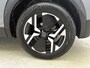 Peugeot e-2008 SUV EV Allure Avantage 54 kWh 156pk | Accu 97% | 406km WLTP Actieradius | Navigatie | Rondomzichtcamera | Climate Control | Adaptieve Cruise Control | Parkeersensoren v+a | Dodehoeksensor | Keyless | Draadloze Apple Carplay / Android Auto + telefoonlader | Digitaal instrumentenpaneel | Armsteun | Elektrisch inklapbare spiegels | DAB+ radio | Led koplampen | Donker getint glas | 17" lichtmetalen velgen |