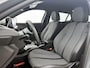 Peugeot e-2008 SUV EV Allure Avantage 54 kWh 156pk | 406km WLTP Actieradius | Navigatie | Rondomzichtcamera | Climate Control | Adaptieve Cruise Control | Parkeersensoren v+a | Dodehoeksensor | Keyless | Draadloze Apple Carplay / Android Auto + telefoonlader | Digitaal instrumentenpaneel | Armsteun | Elektrisch inklapbare spiegels | DAB+ radio | Led koplampen | Donker getint glas | 17" lichtmetalen velgen |