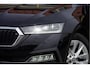 Skoda Octavia Combi 1.5 TSI 150PK! First Edition BJ2020 Lmv 17" | Led V+A | Pdc | Keyless entry | Elek. trekhaak | Elek. achterklep | App-Connect | Navi | Virtual cockpit | Dashboard verlichting | Climate control | Cruise control | Verwarmde voorstoelen | Nw-model!