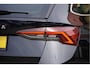 Skoda Octavia Combi 1.5 TSI 150PK! First Edition BJ2020 Lmv 17" | Led V+A | Pdc | Keyless entry | Elek. trekhaak | Elek. achterklep | App-Connect | Navi | Virtual cockpit | Dashboard verlichting | Climate control | Cruise control | Verwarmde voorstoelen | Nw-model!