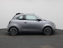 Fiat 500C La Prima by Bocelli 42 kWh | Lederen Bekleding | Stoelverwarming | Camera | PDC Rondom | 17" LMV | LED-Verlichting | Keyless | JBL Audio | Full-Map Navigatie | Draadloze Smartphonelader
