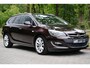 Opel Astra Sports Tourer 1.4 Turbo Cosmo Navi | Stoelveerwarming | PDC v+a | Clima | Xenon | Trekhaak | 18" | BT | Stuurwielverwarming | Etc.