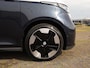 Volkswagen ID. Buzz Pro 8 Intro 77kWh 204pk RWD | Navigatie | Adaptive Cruise control | ECC | LED | Camera | Dubbel Schuifdeur | Stoel / stuur verwarming | App connect | Elektr uitklapbaar Trekhaak | 230V Omvormer| 21" LM velgen |
