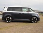 Volkswagen ID. Buzz Pro 8 Intro 77kWh 204pk RWD | Navigatie | Adaptive Cruise control | ECC | LED | Camera | Dubbel Schuifdeur | Stoel / stuur verwarming | App connect | Elektr uitklapbaar Trekhaak | 230V Omvormer| 21" LM velgen |