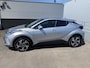 Toyota C-HR / C-HR+ 2.0 Hybrid Dynamic Trekhaak, Dodehoekdetectie, Smart Key, Parkeersensoren, Privacy glass, All-season banden, LMV, NL-auto