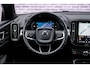 Volvo XC40 2.0 B3 Plus Dark | Adaptieve Cruise Control | Parkeercamera | Harman Kardon Audio | Stoel-/Stuurverwarming | Donker Getint Glas | DAB+ |